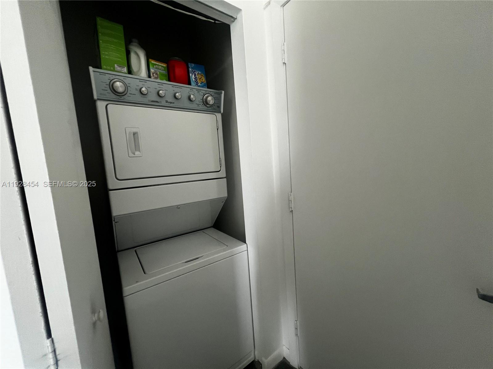 10 SW South Riv Dr #812 Miami, FL 33130