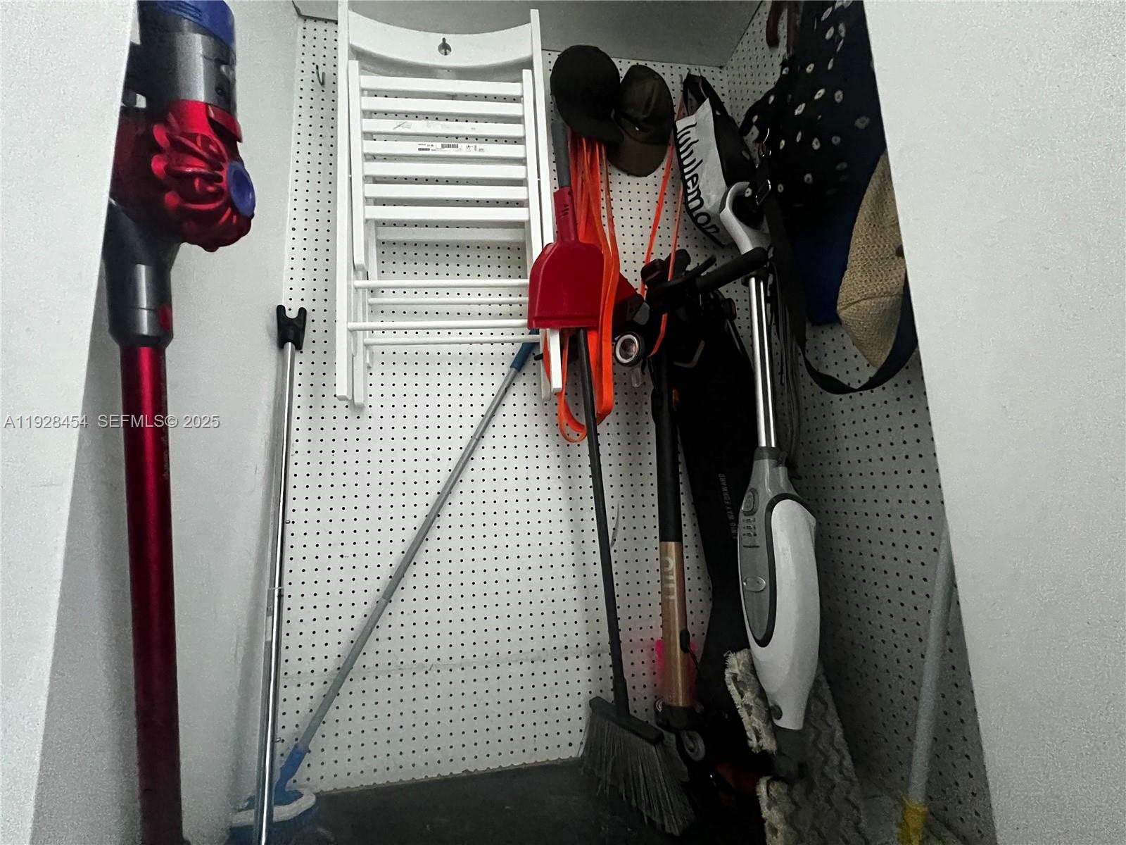 10 SW South Riv Dr #812 Miami, FL 33130