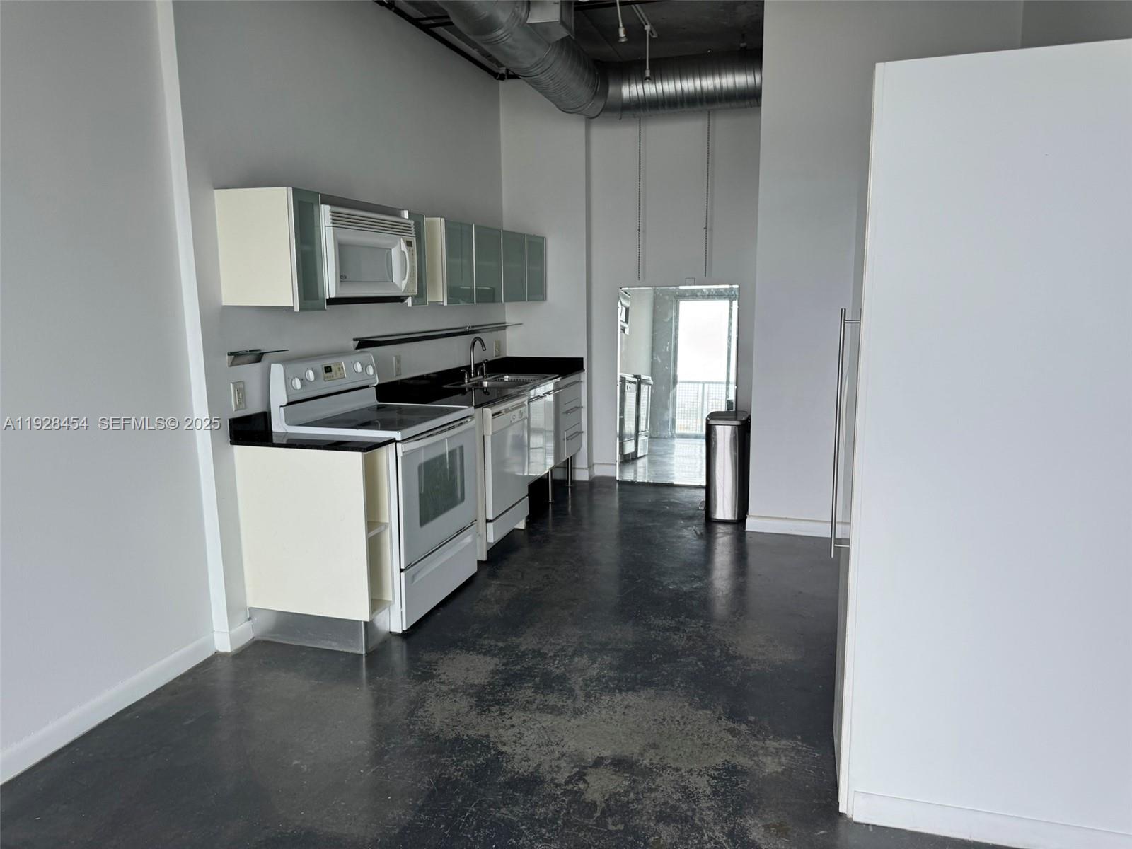 10 SW South Riv Dr #812 Miami, FL 33130