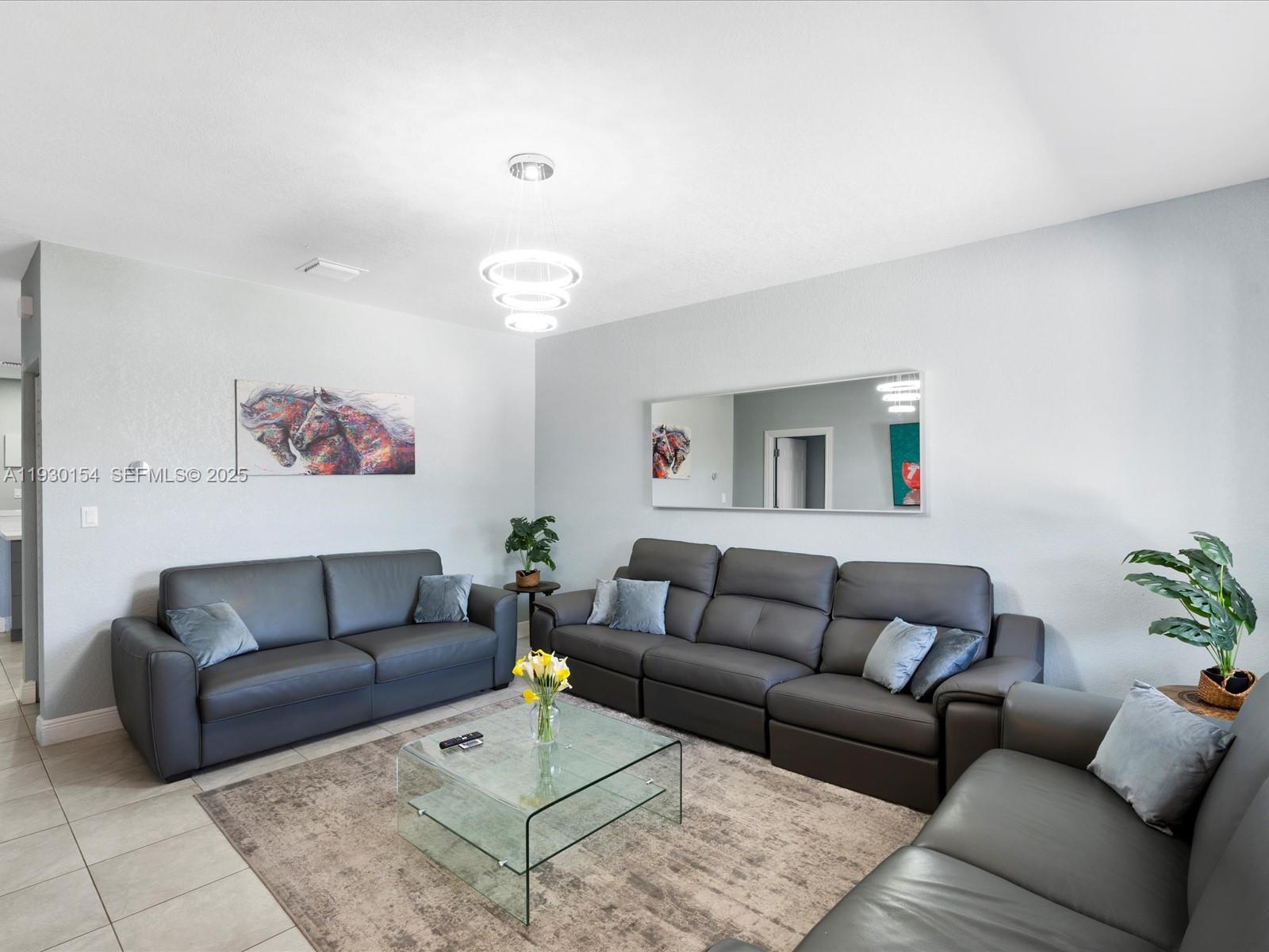 817-819 NW 1st Ave Fort Lauderdale, FL 33311