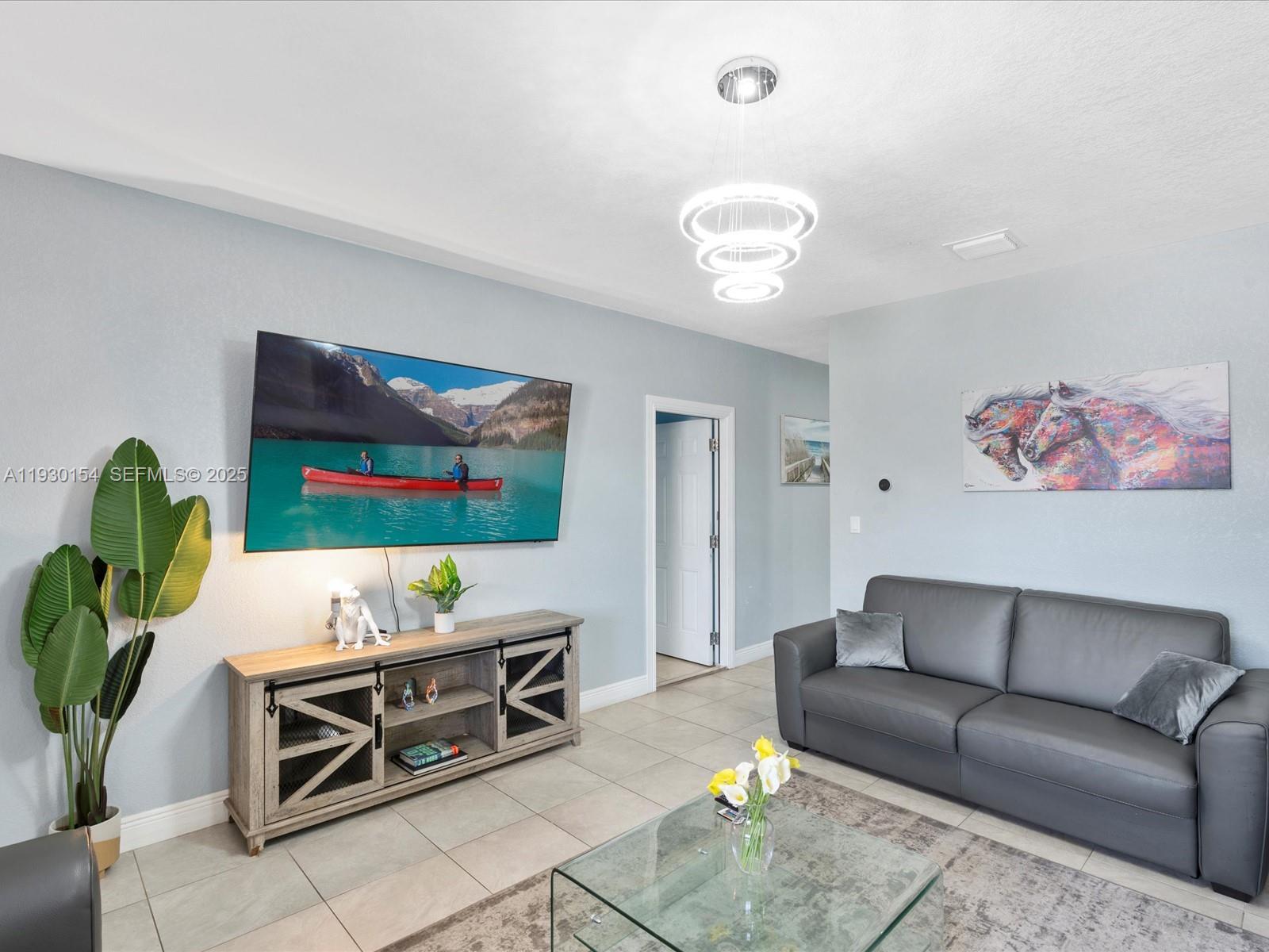 817-819 NW 1st Ave Fort Lauderdale, FL 33311