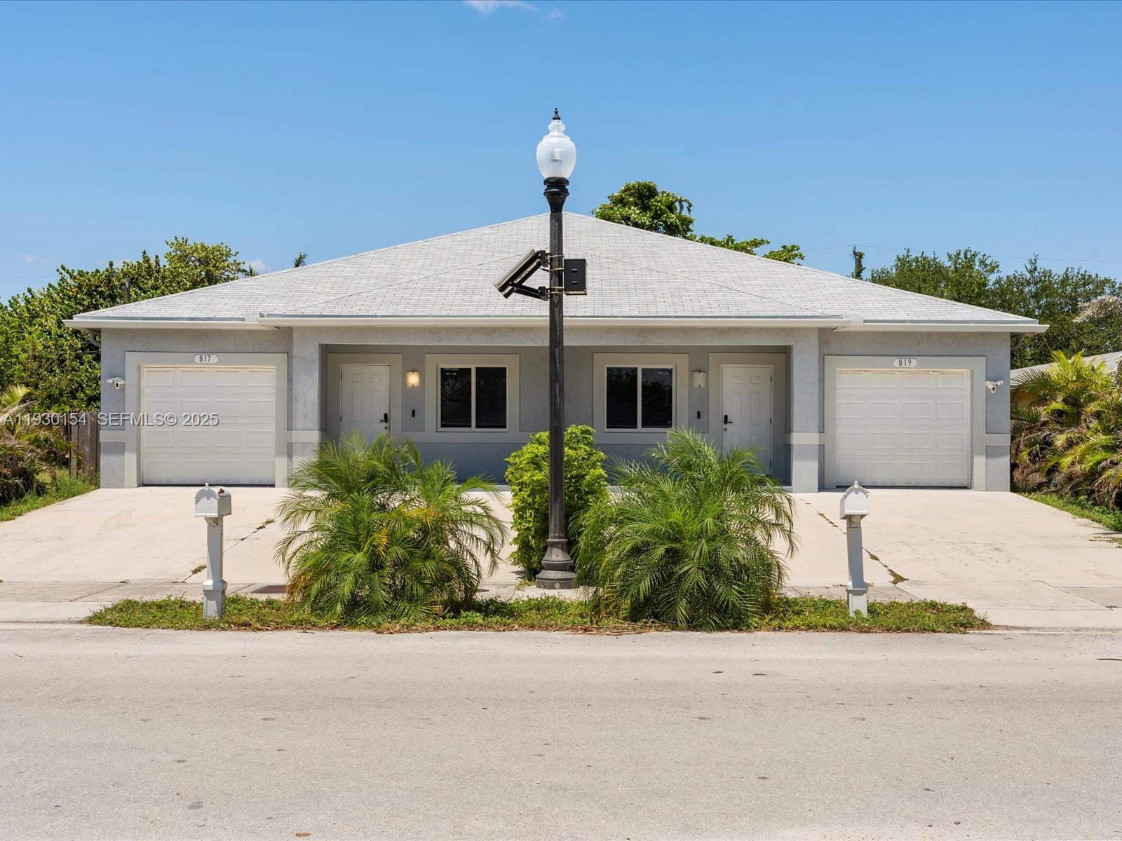 817-819 NW 1st Ave Fort Lauderdale, FL 33311