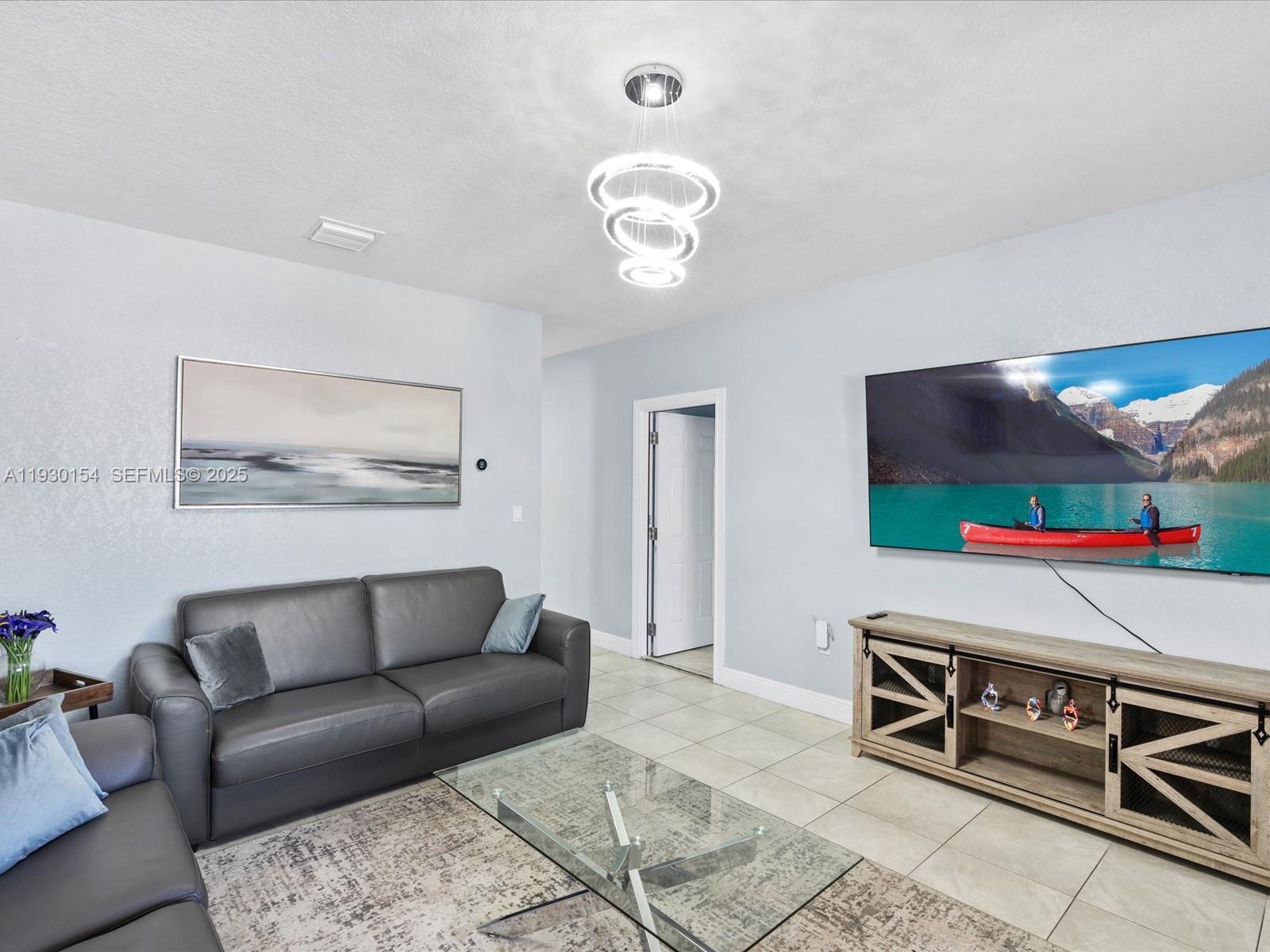 817-819 NW 1st Ave Fort Lauderdale, FL 33311