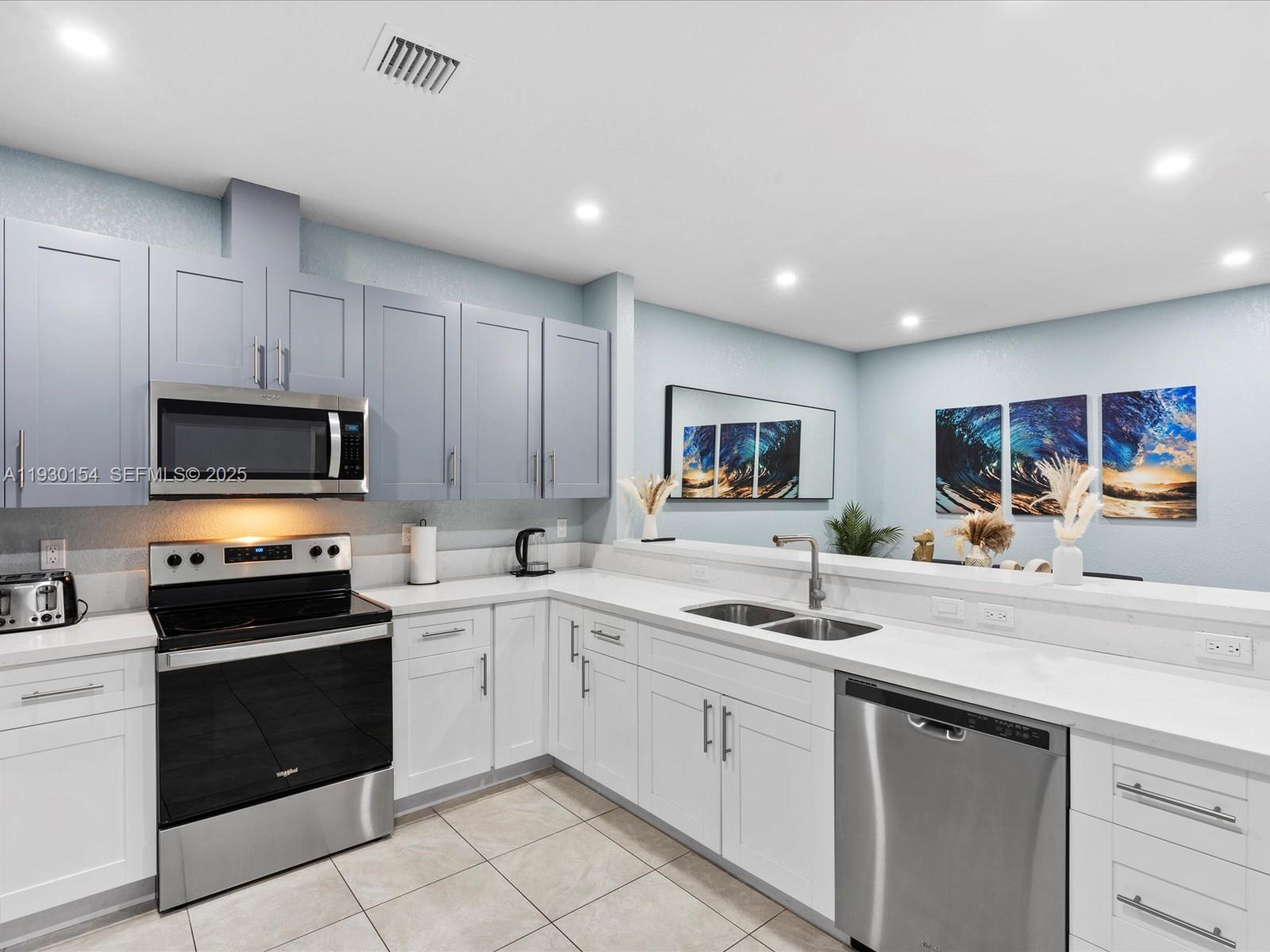 817-819 NW 1st Ave Fort Lauderdale, FL 33311