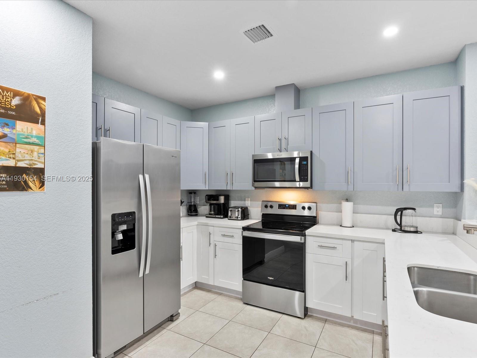 817-819 NW 1st Ave Fort Lauderdale, FL 33311