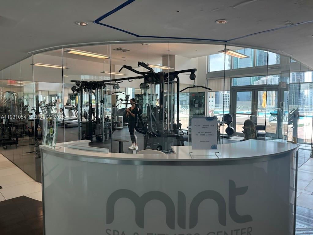 92 SW 3rd St #1408 Miami, FL 33130