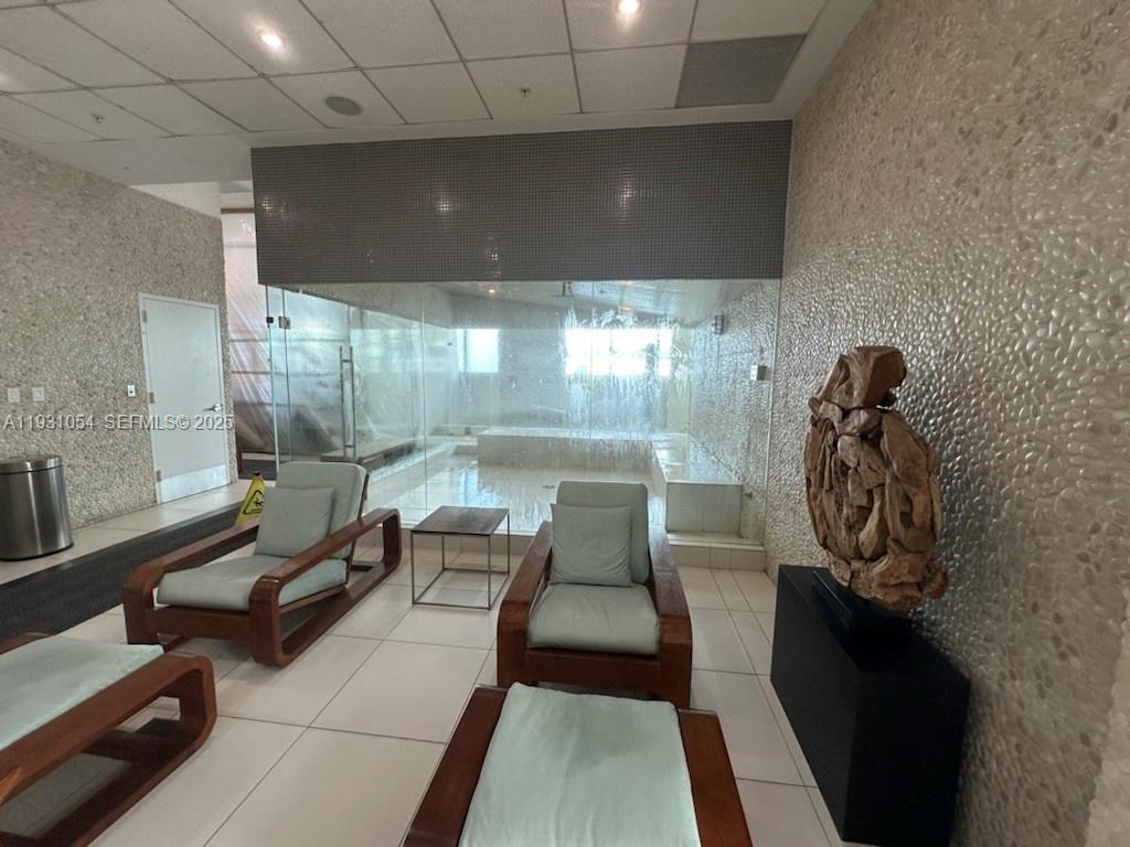 92 SW 3rd St #1408 Miami, FL 33130