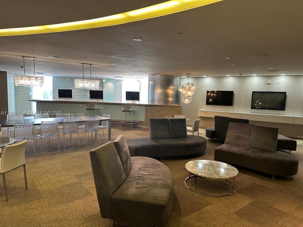 92 SW 3rd St #1408 Miami, FL 33130