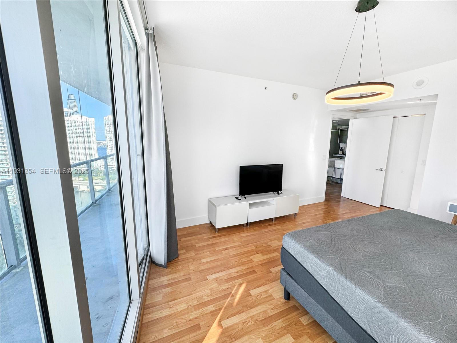 image Latitude on the River12