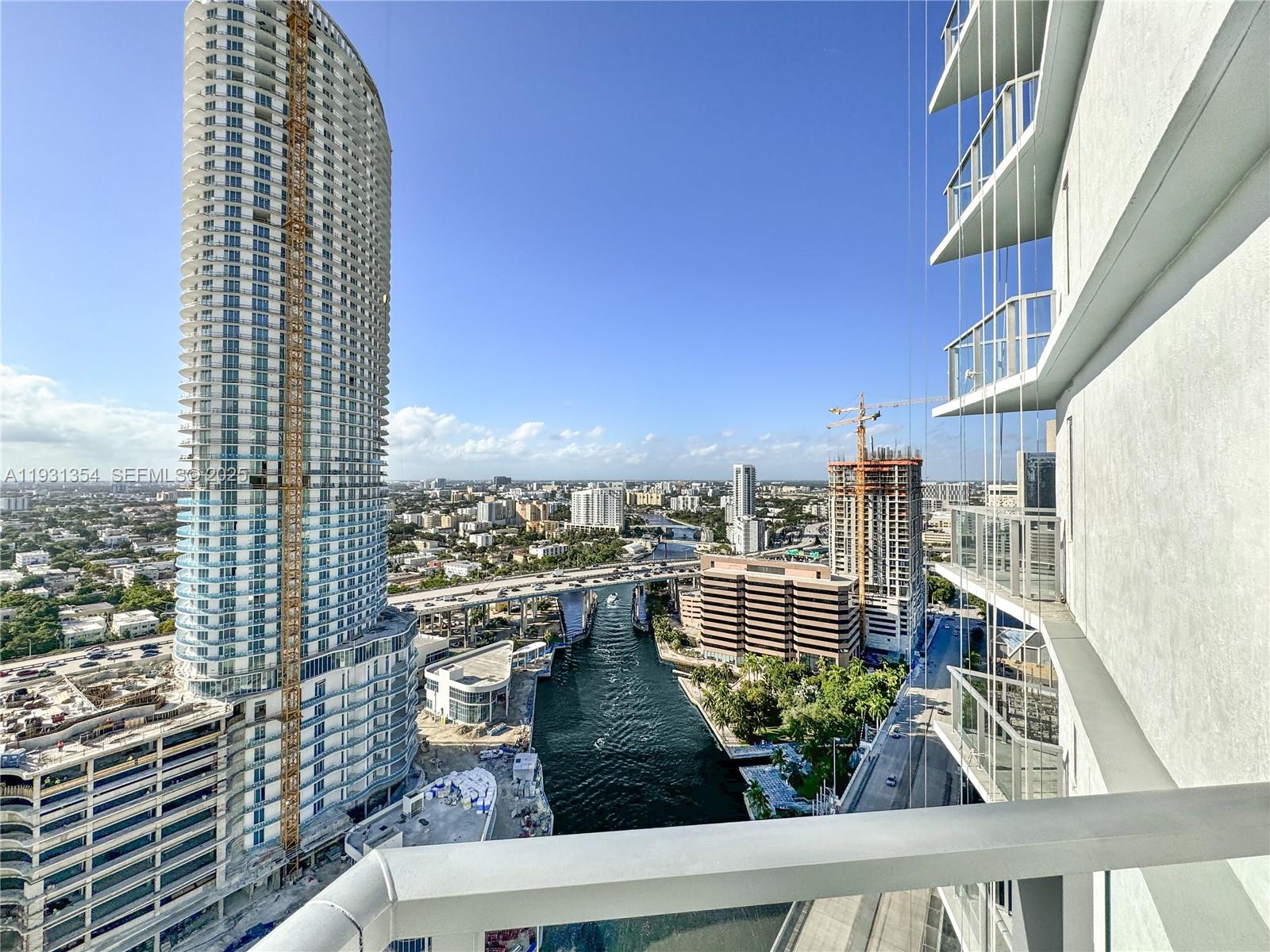 image Latitude on the River21