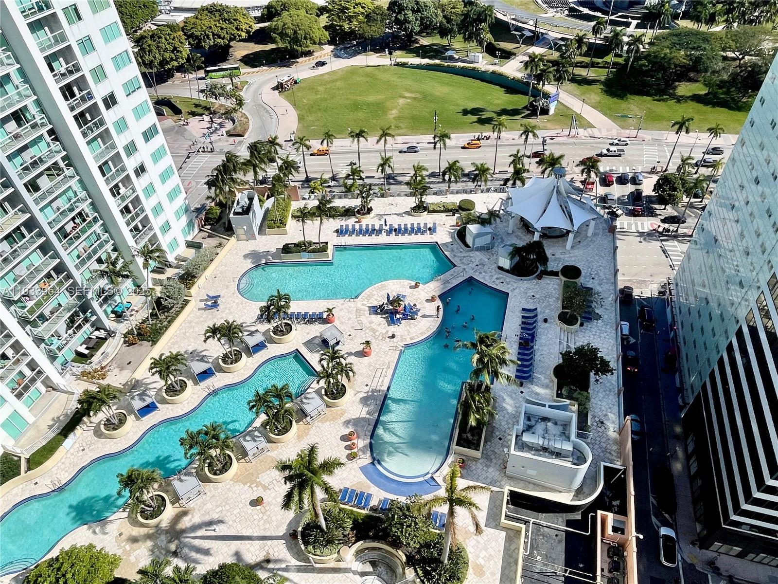 image Vizcayne South1