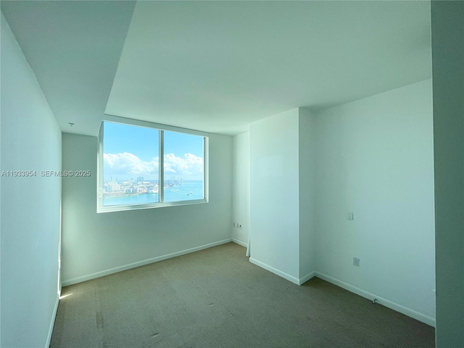 image Vizcayne South22