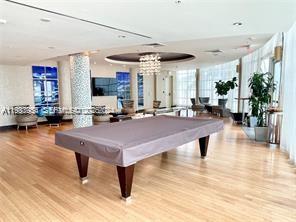 image Vizcayne South53