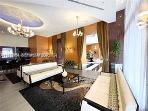 image Vizcayne South57