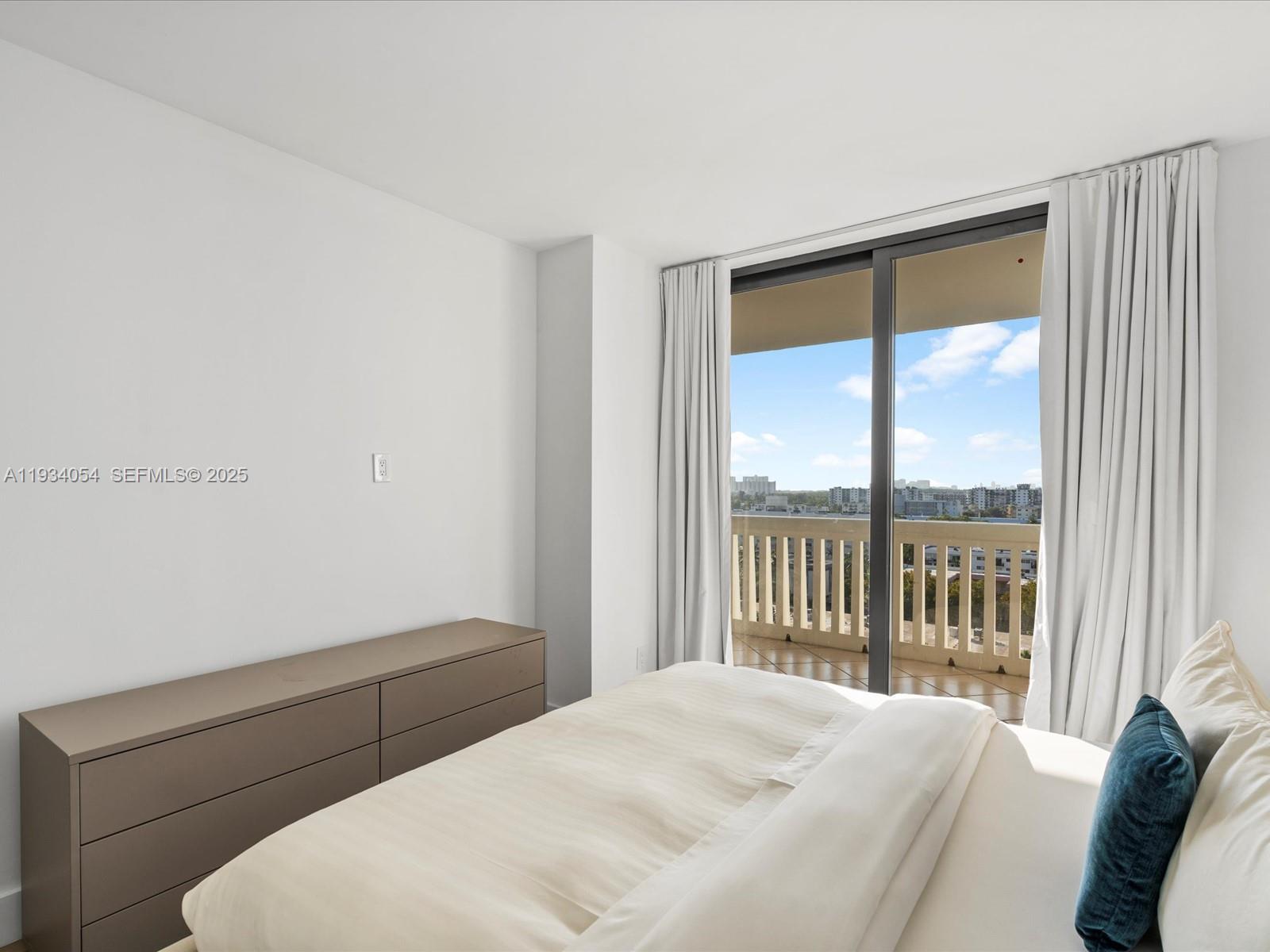 2000 Island Blvd #903 Aventura, FL 33160