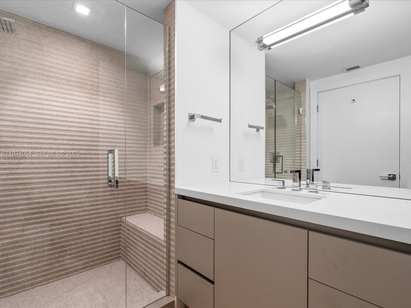 2000 Island Blvd #903 Aventura, FL 33160