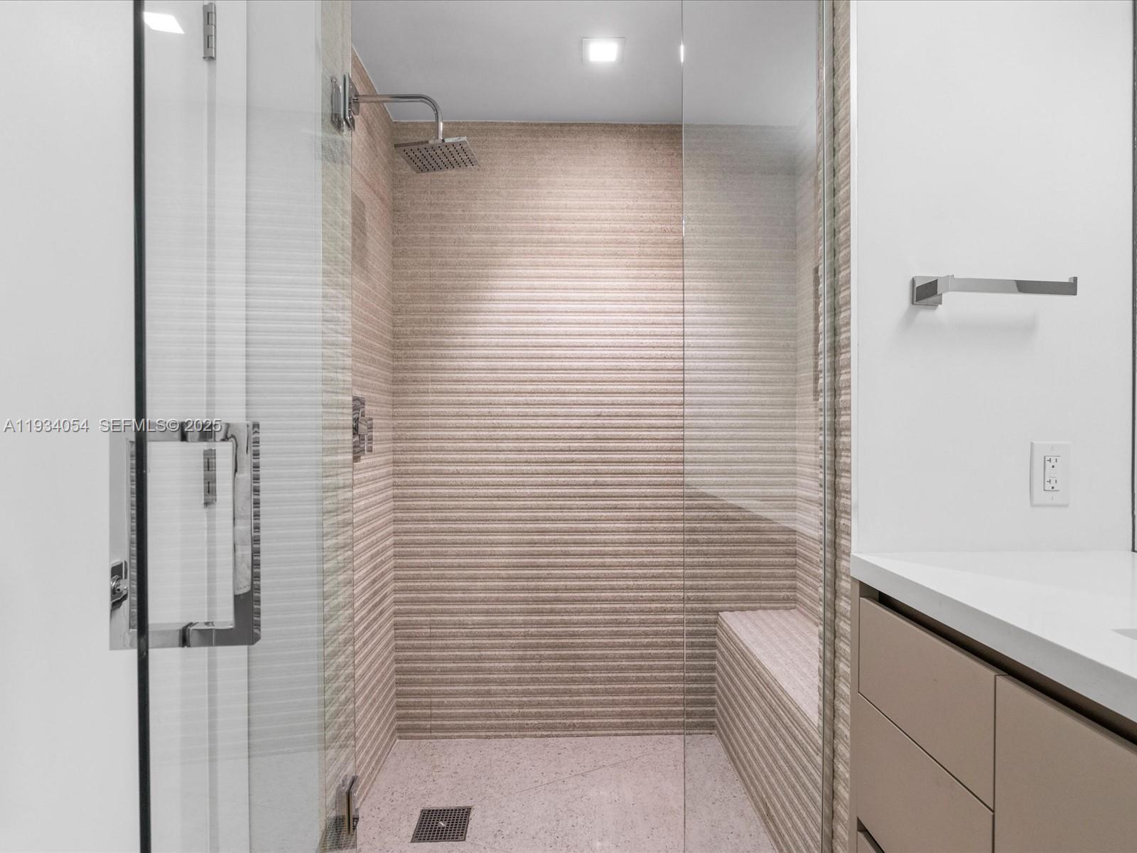 2000 Island Blvd #903 Aventura, FL 33160