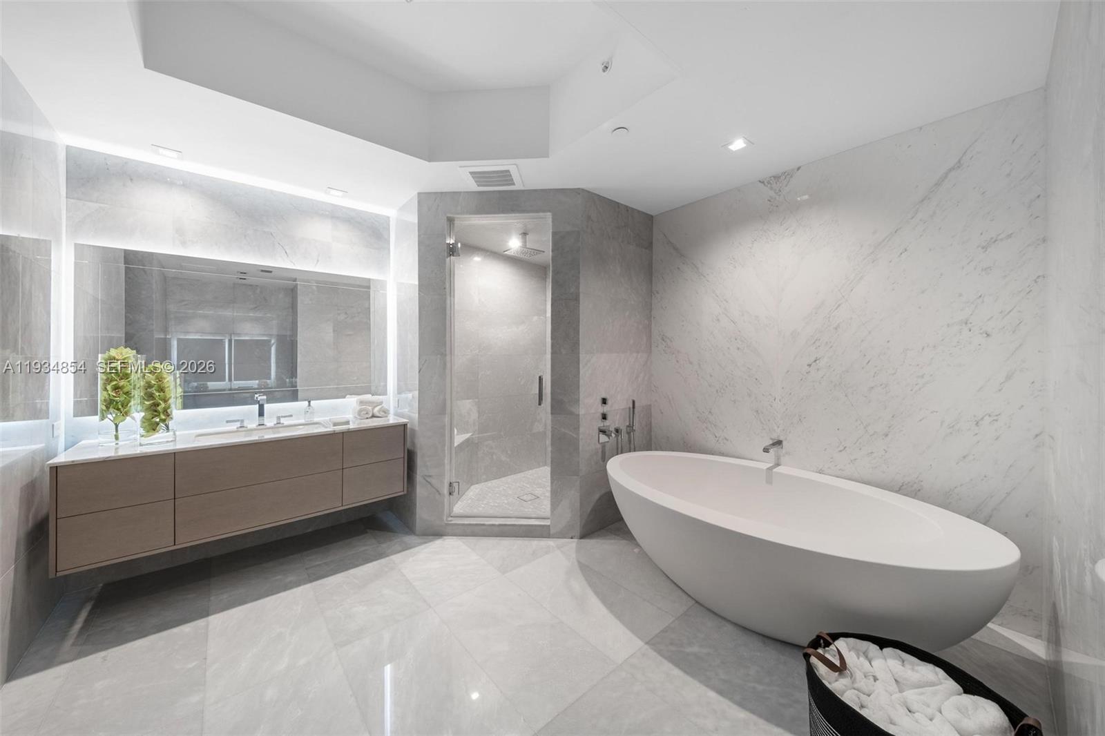 18501 Collins Ave #4003/4004 Sunny Isles Beach, FL 33160