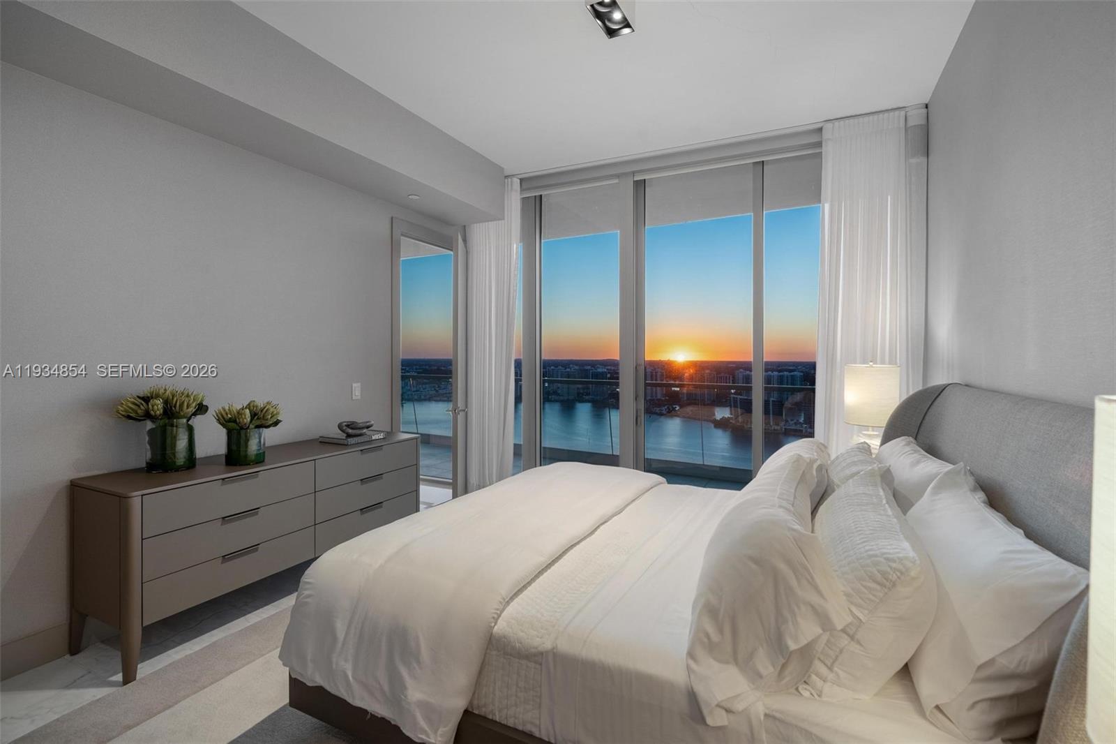 18501 Collins Ave #4003/4004 Sunny Isles Beach, FL 33160