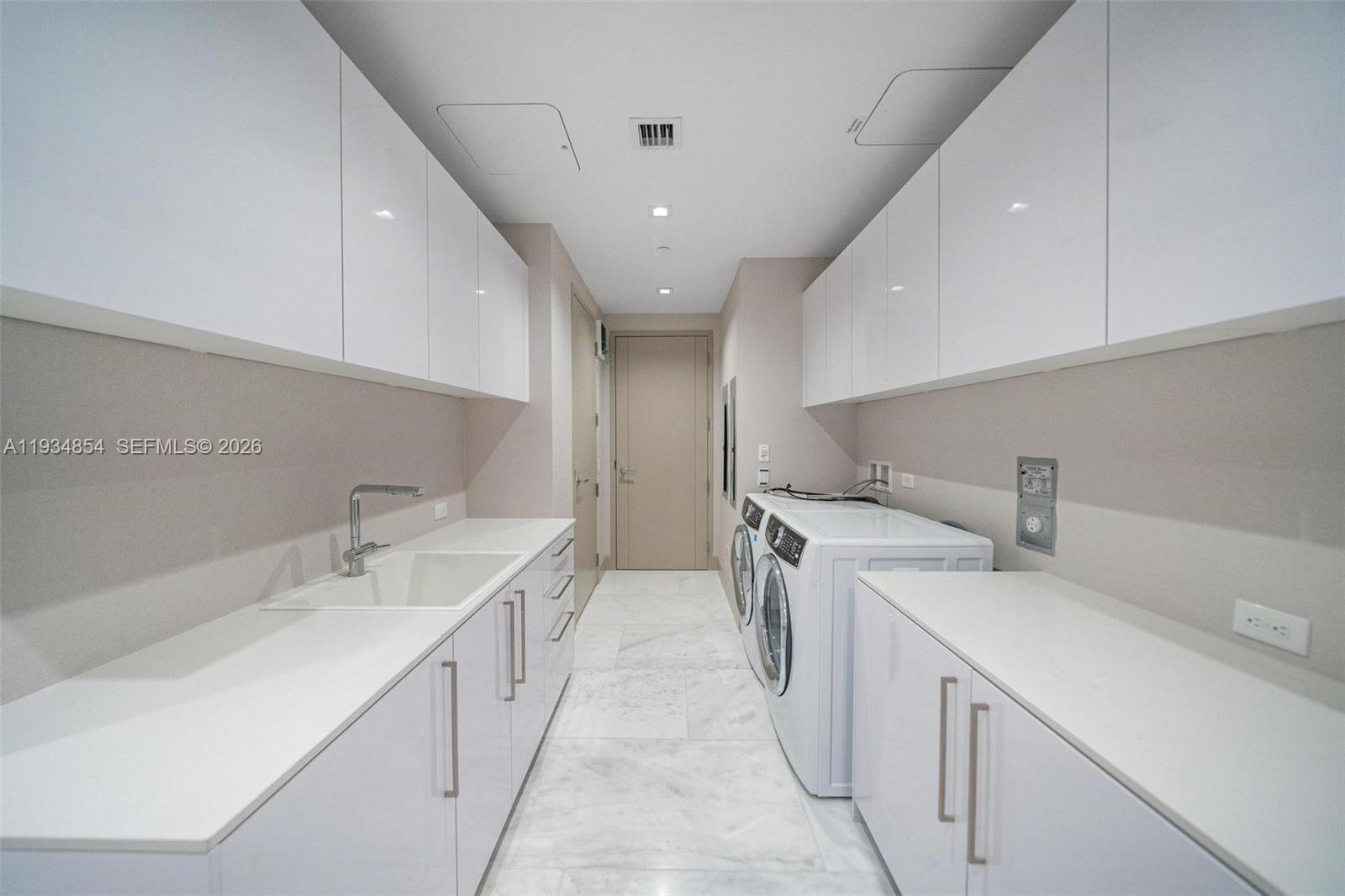 18501 Collins Ave #4003/4004 Sunny Isles Beach, FL 33160