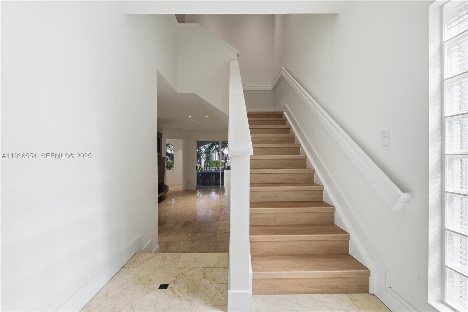 3135 Ne 211st St Aventura, FL 33180