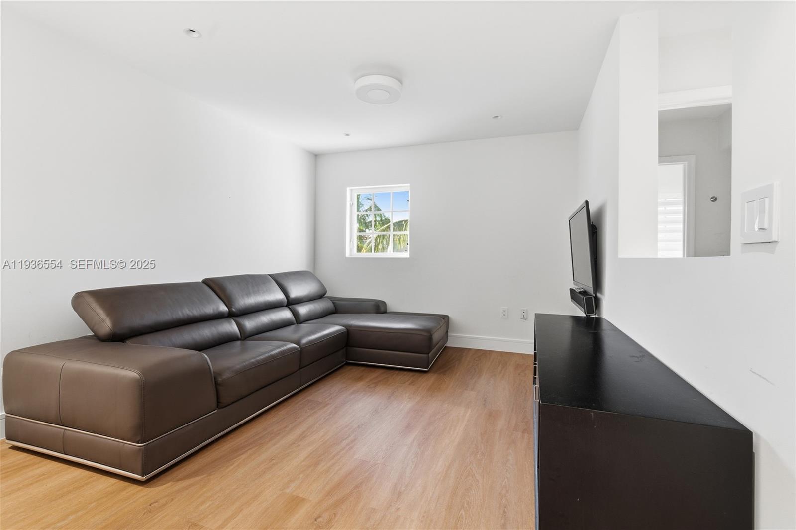 3135 Ne 211st St Aventura, FL 33180