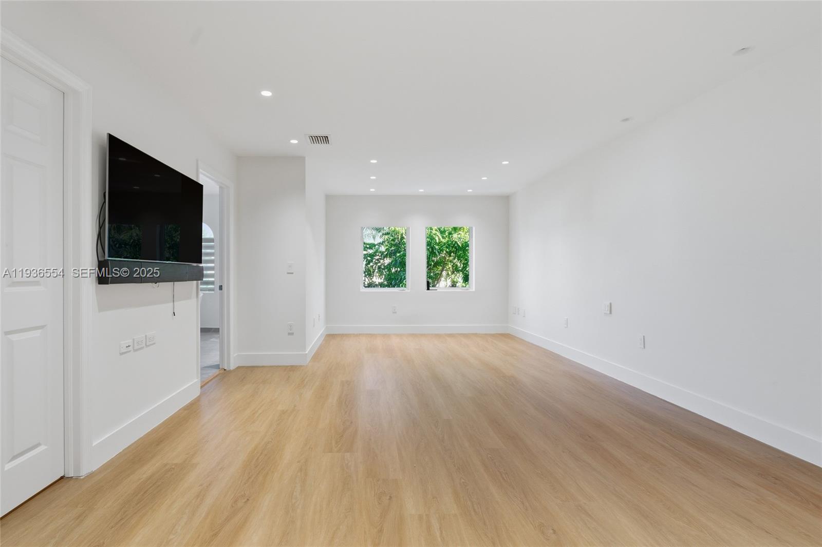 3135 Ne 211st St Aventura, FL 33180