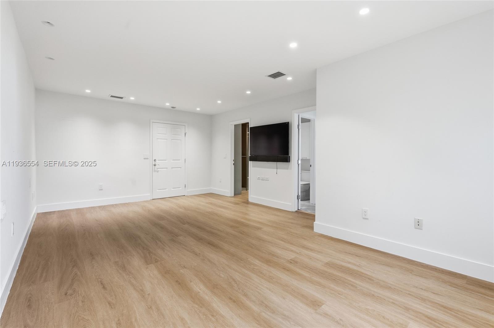 3135 Ne 211st St Aventura, FL 33180