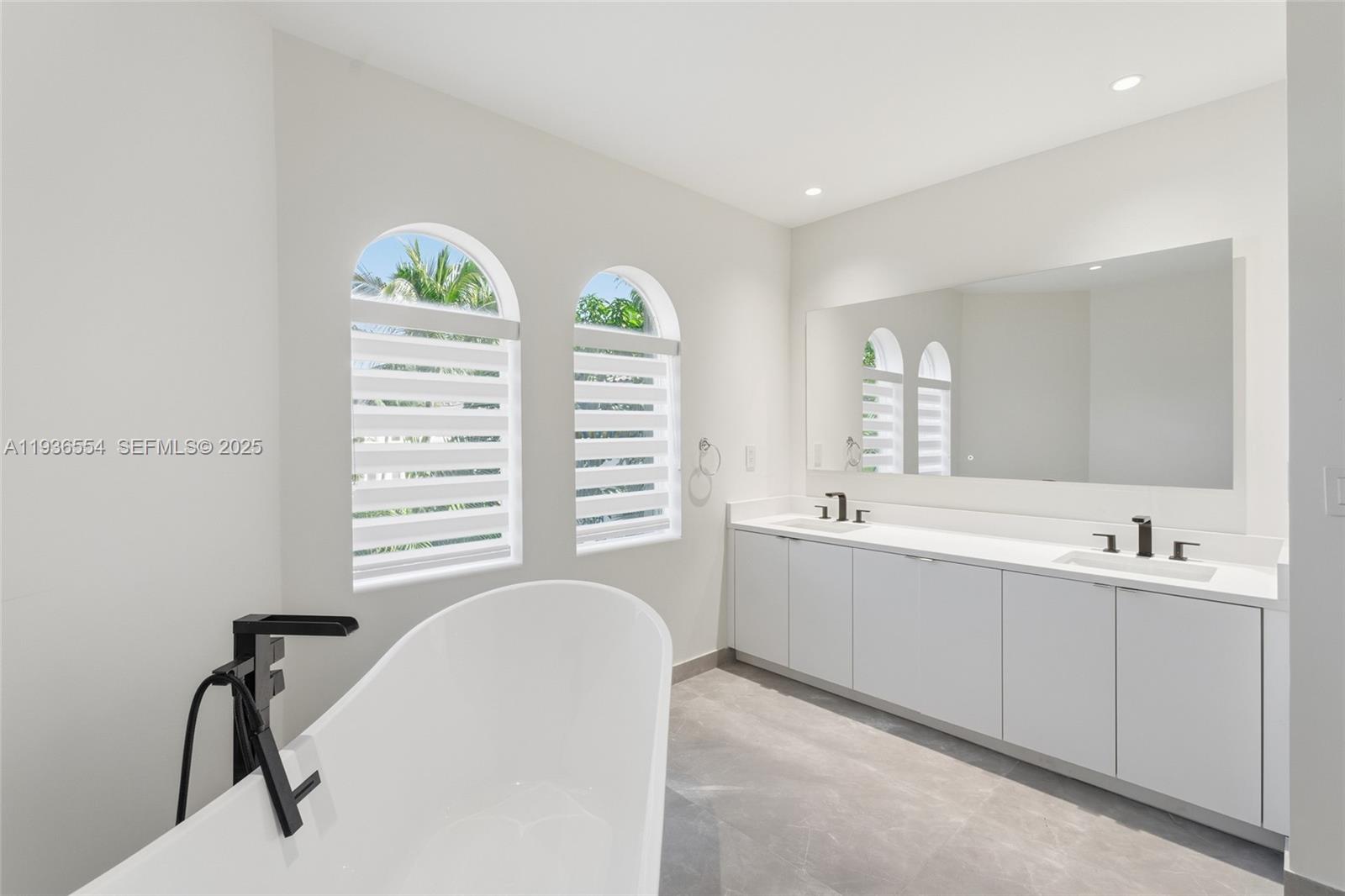 3135 Ne 211st St Aventura, FL 33180