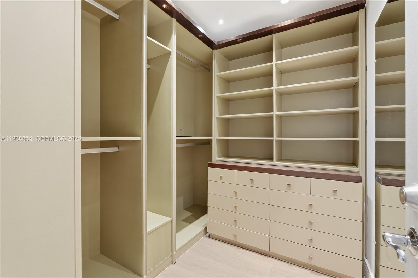 3135 Ne 211st St Aventura, FL 33180