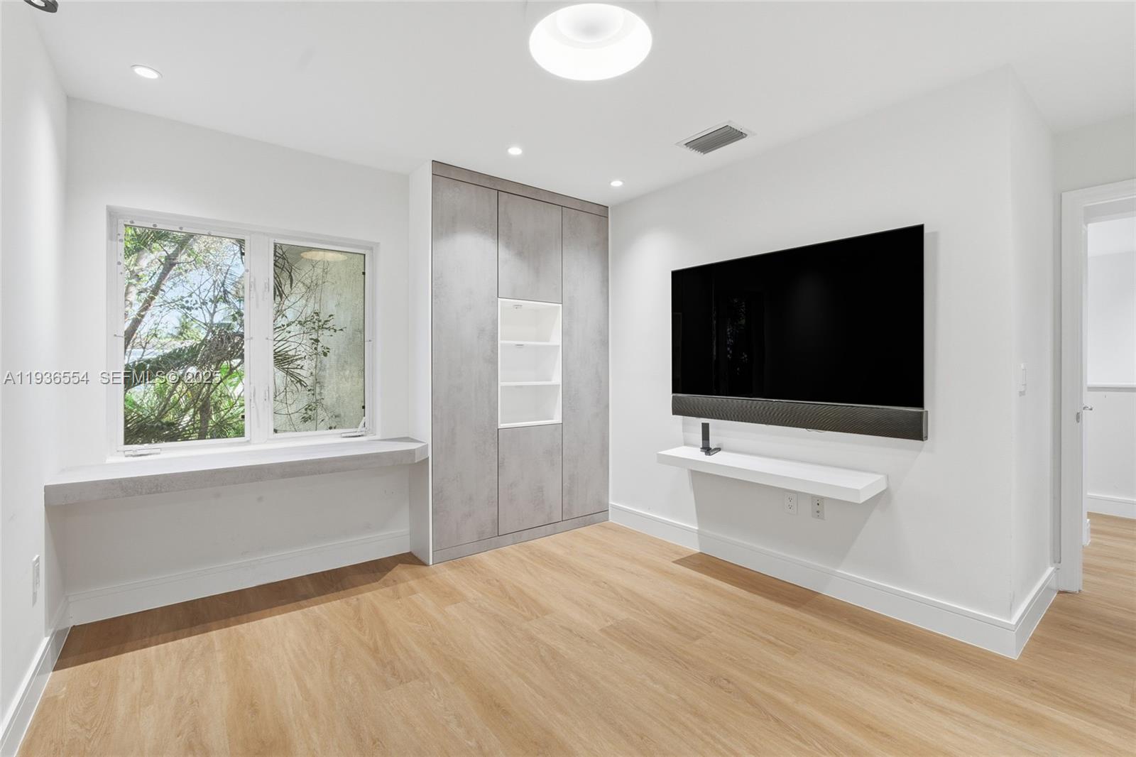 3135 Ne 211st St Aventura, FL 33180