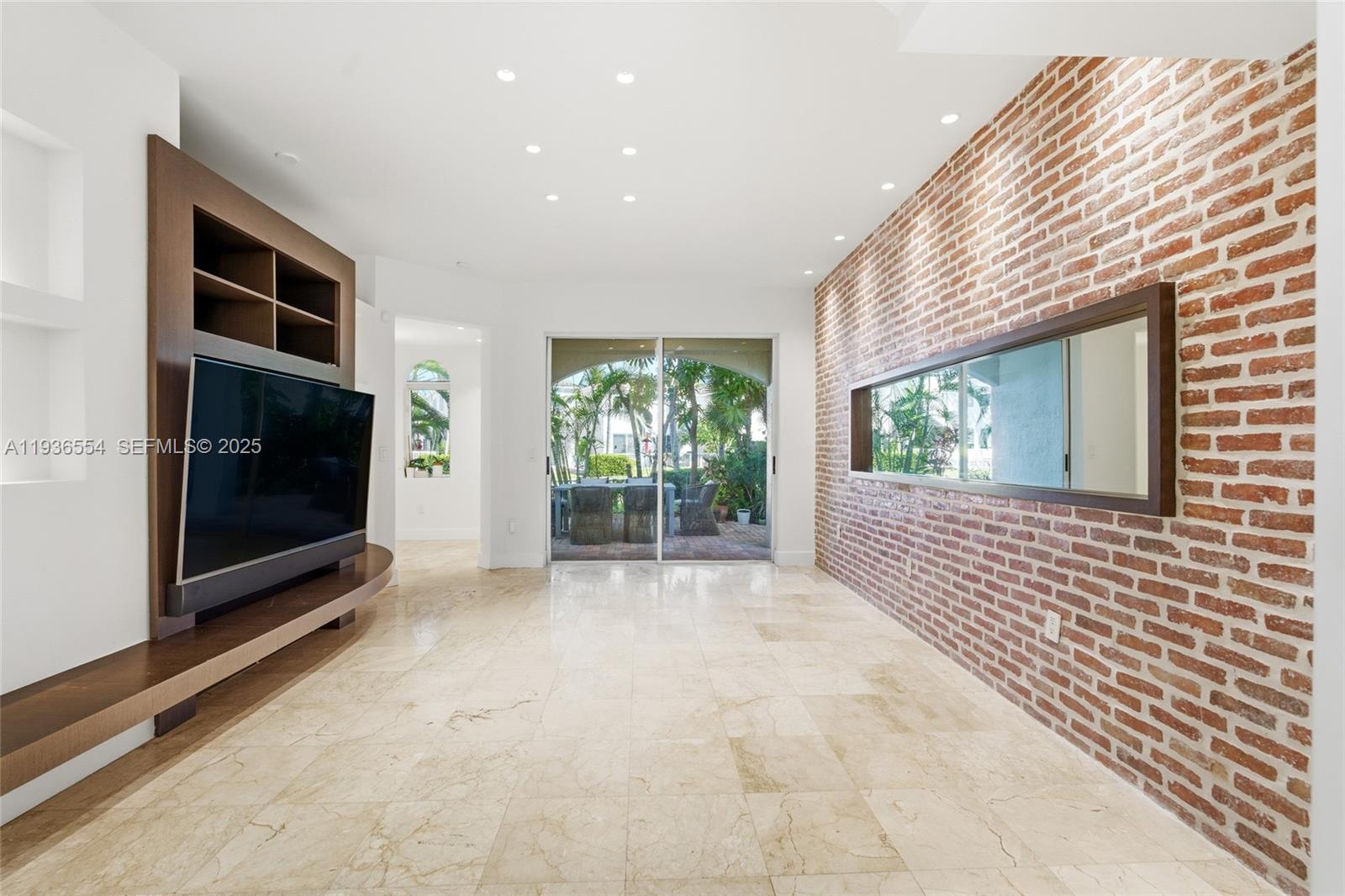 3135 Ne 211st St Aventura, FL 33180