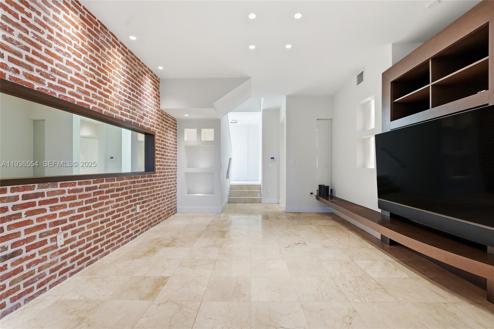 3135 Ne 211st St Aventura, FL 33180