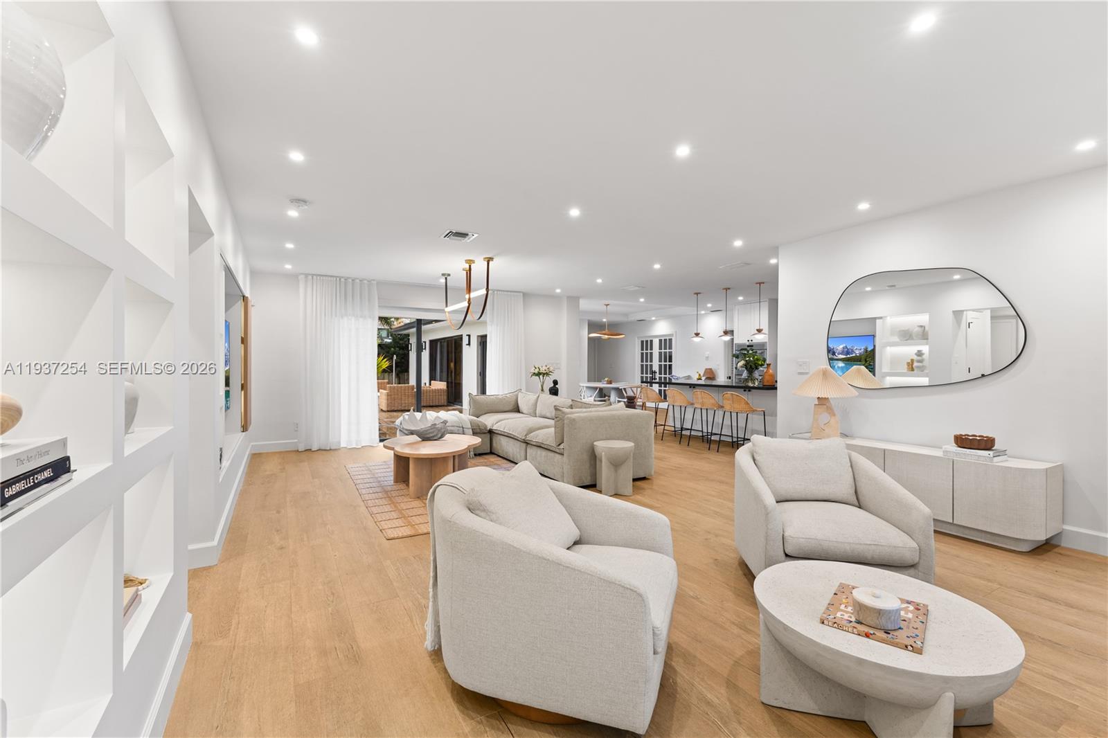 800 NE 72nd St Miami, FL 33138