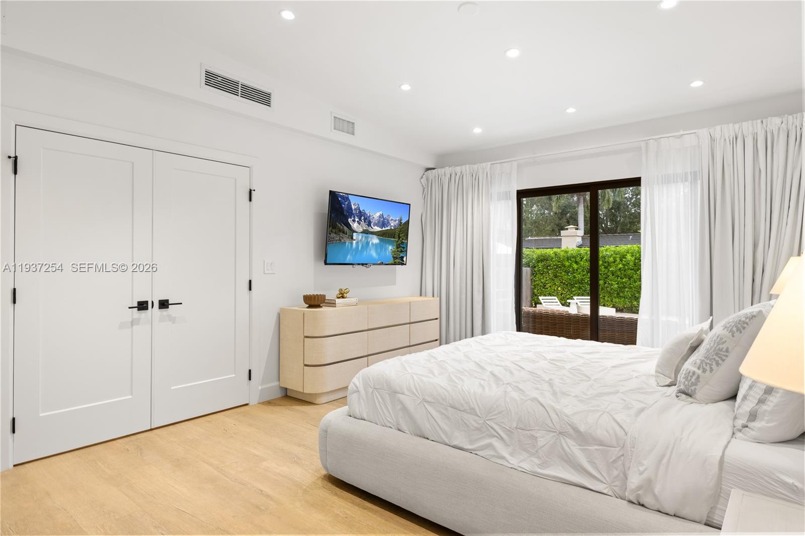 800 NE 72nd St Miami, FL 33138