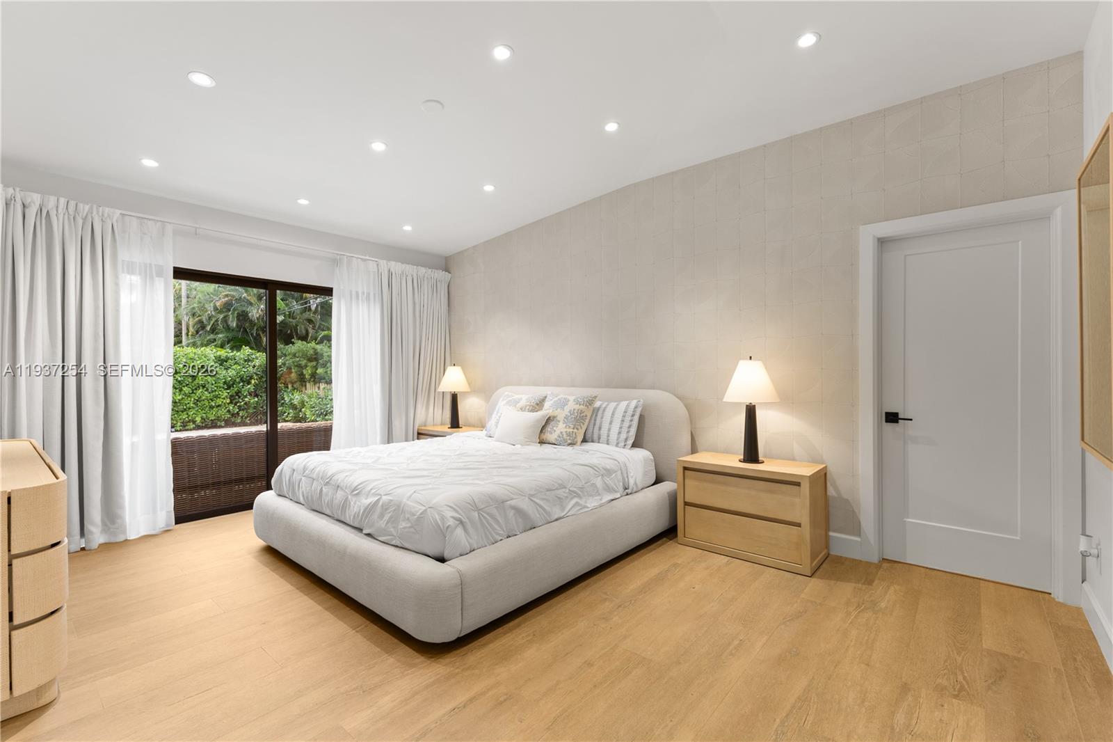 800 NE 72nd St Miami, FL 33138