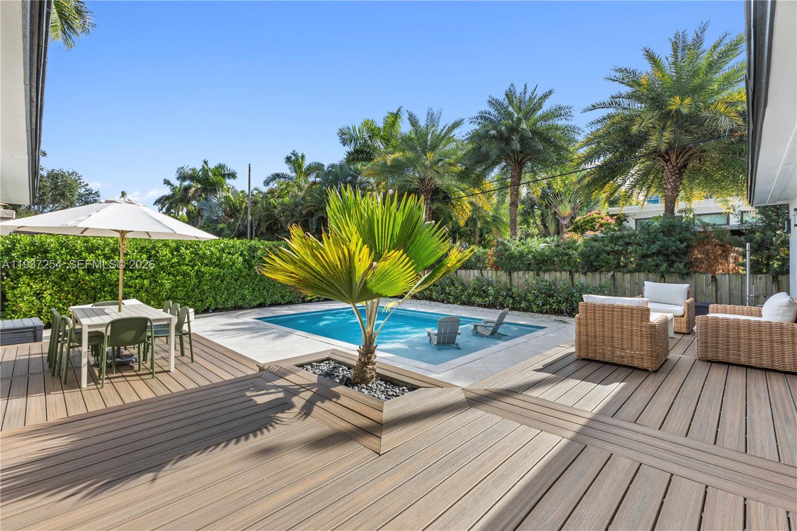 800 NE 72nd St Miami, FL 33138