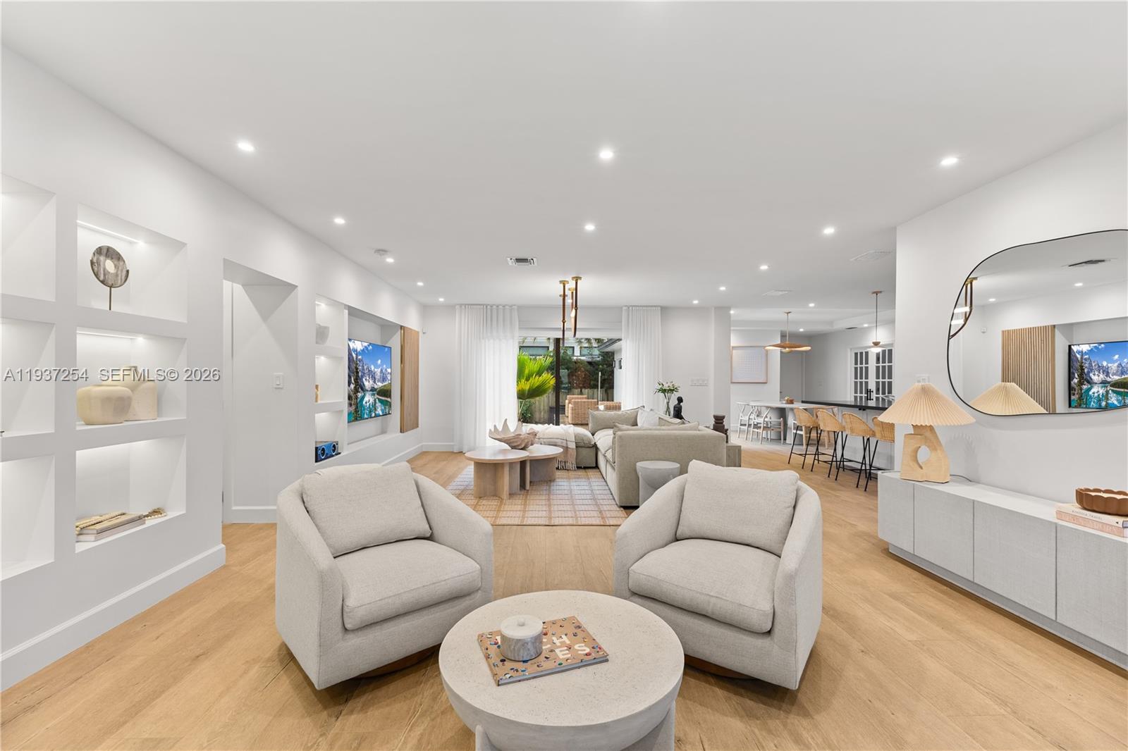 800 NE 72nd St Miami, FL 33138