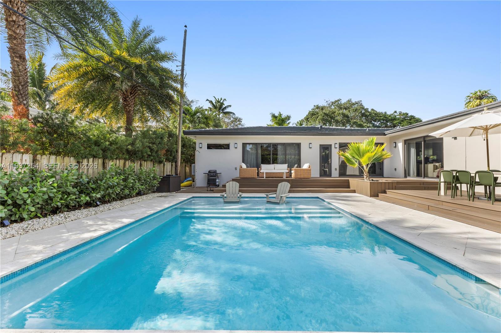 800 NE 72nd St Miami, FL 33138