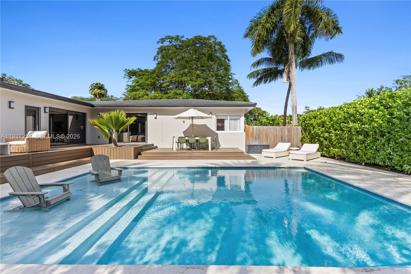 800 NE 72nd St Miami, FL 33138