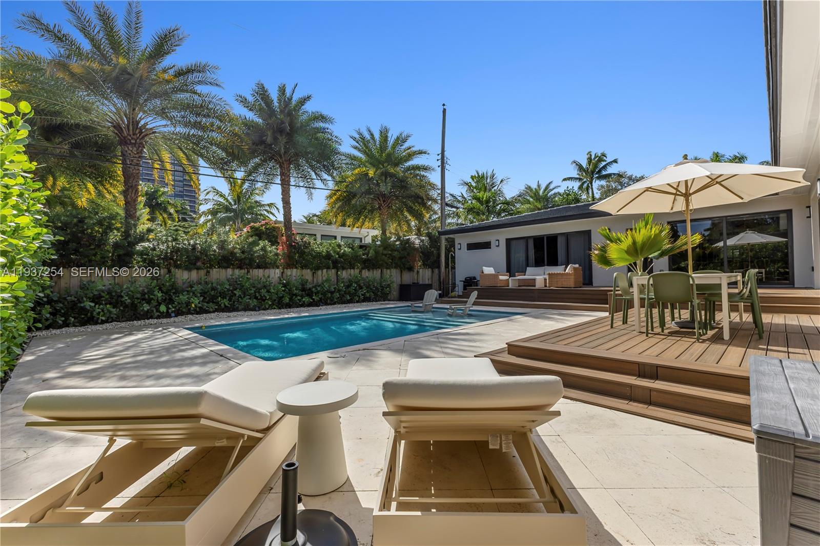 800 NE 72nd St Miami, FL 33138