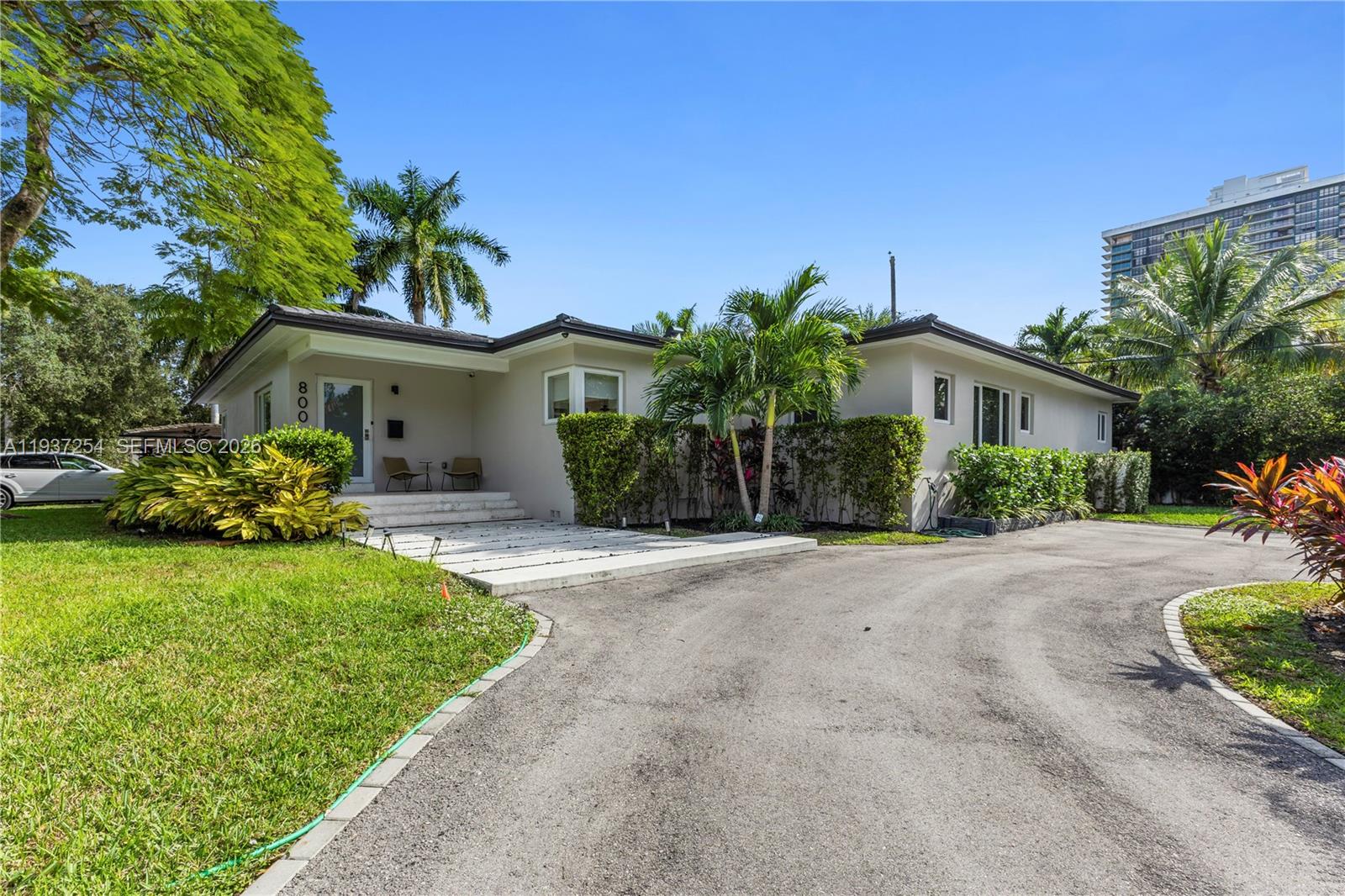 800 NE 72nd St Miami, FL 33138