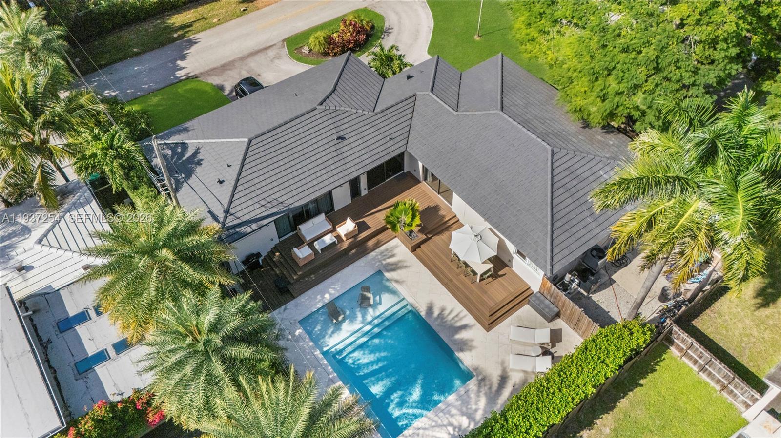 800 NE 72nd St Miami, FL 33138