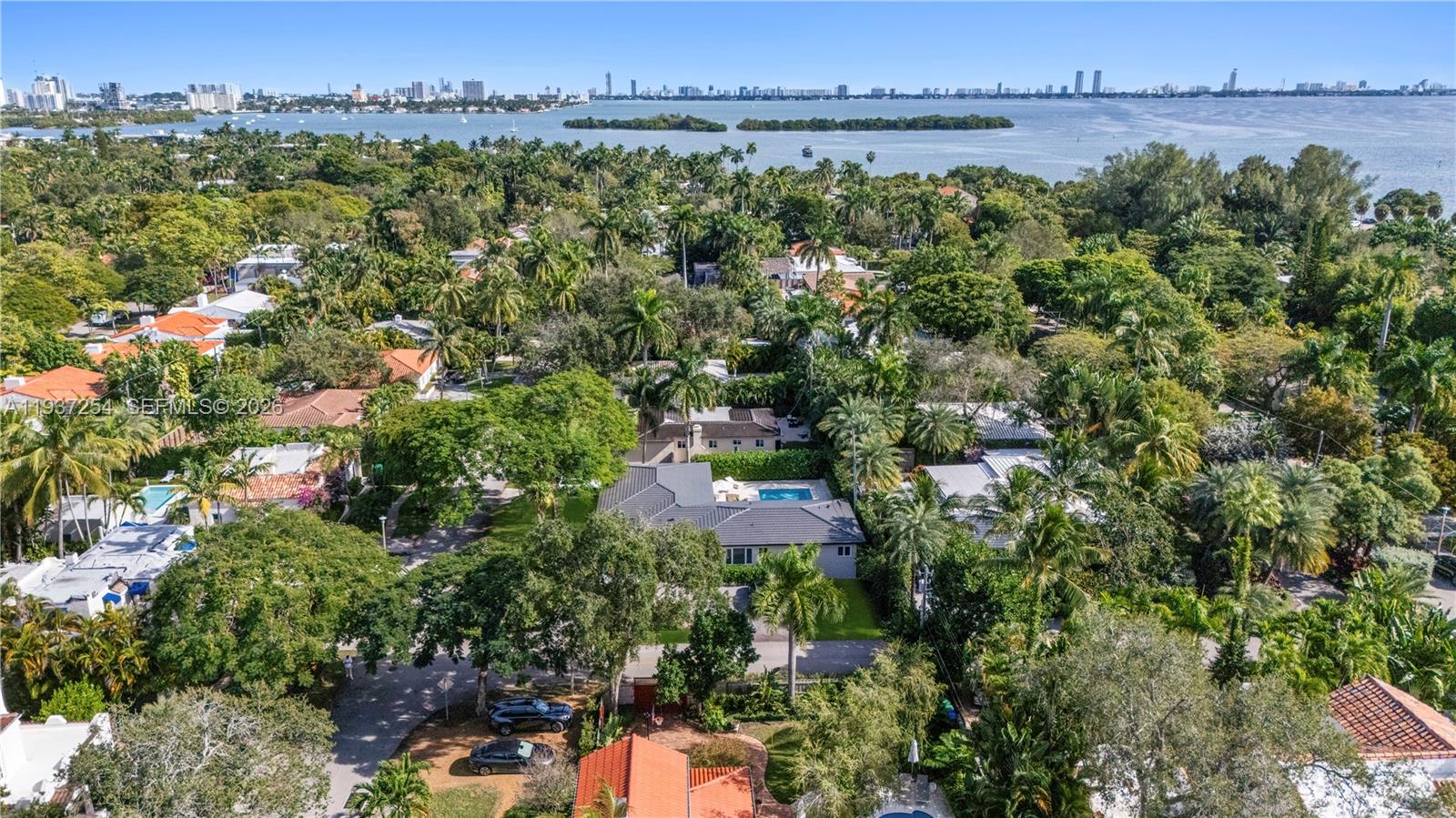 800 NE 72nd St Miami, FL 33138