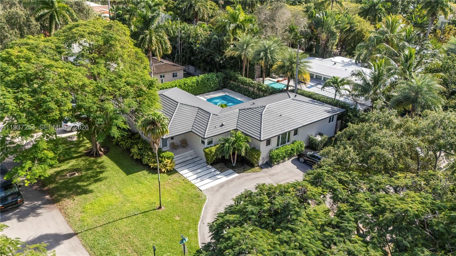 800 NE 72nd St Miami, FL 33138