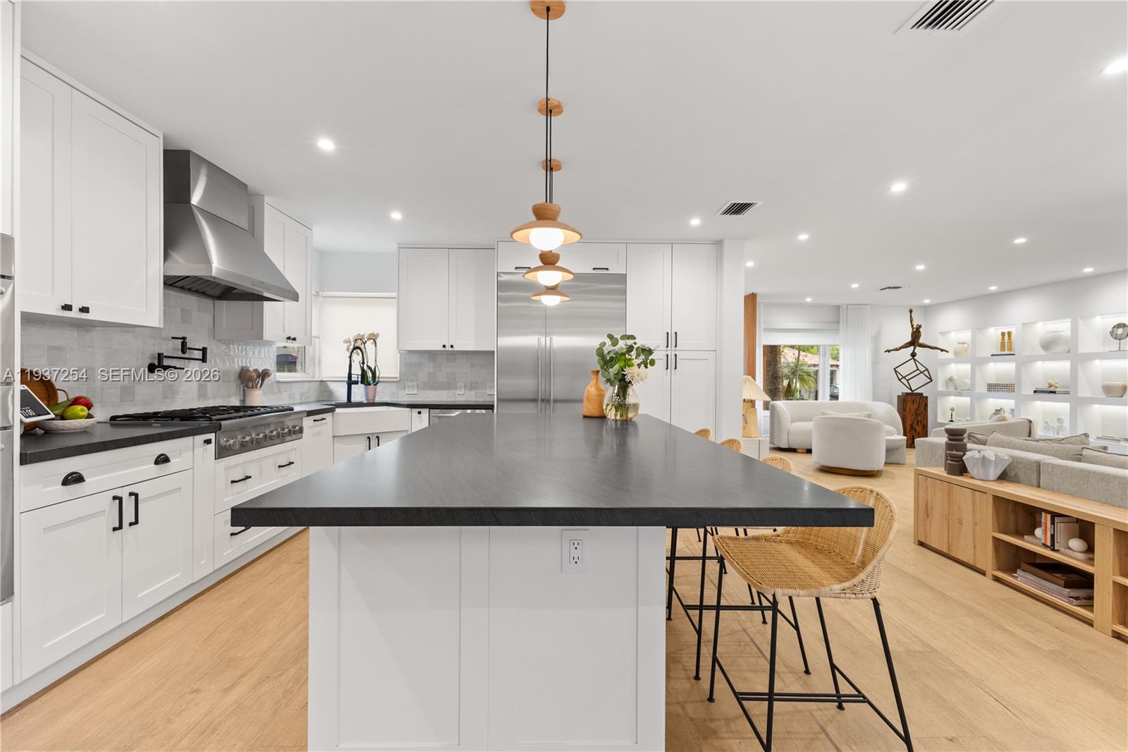 800 NE 72nd St Miami, FL 33138