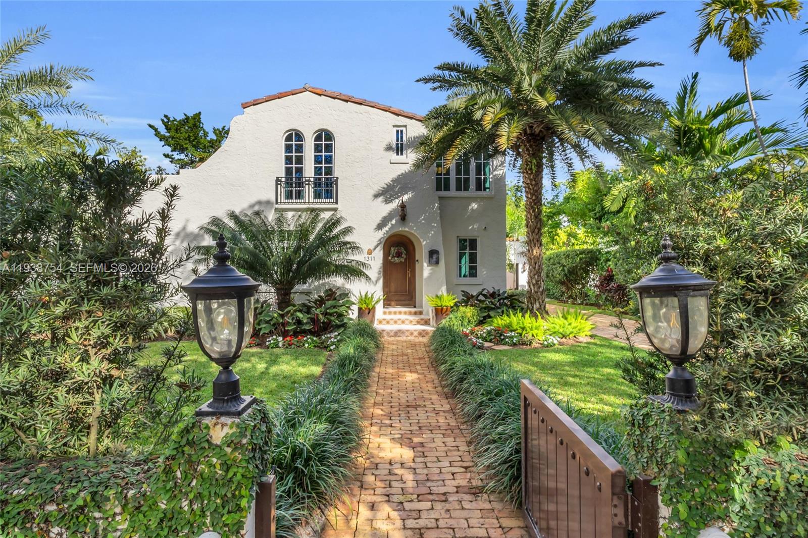 1311 Alhambra Cir Coral Gables, FL 33134