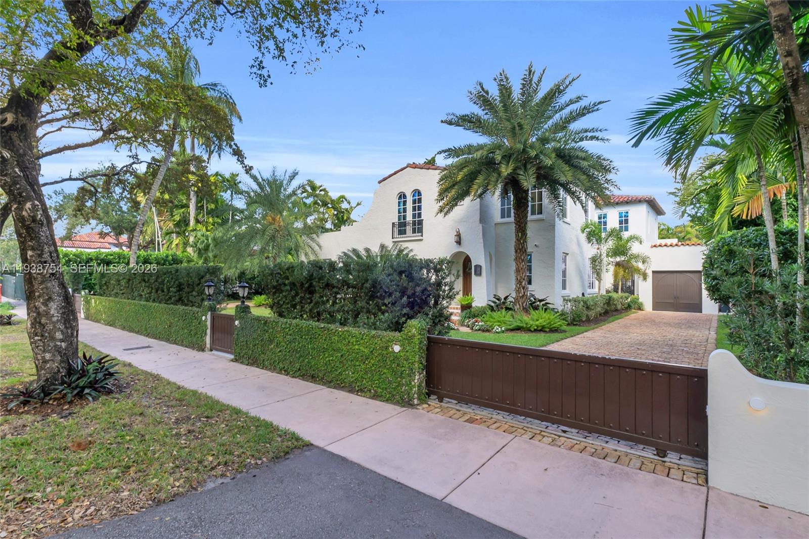 1311 Alhambra Cir Coral Gables, FL 33134