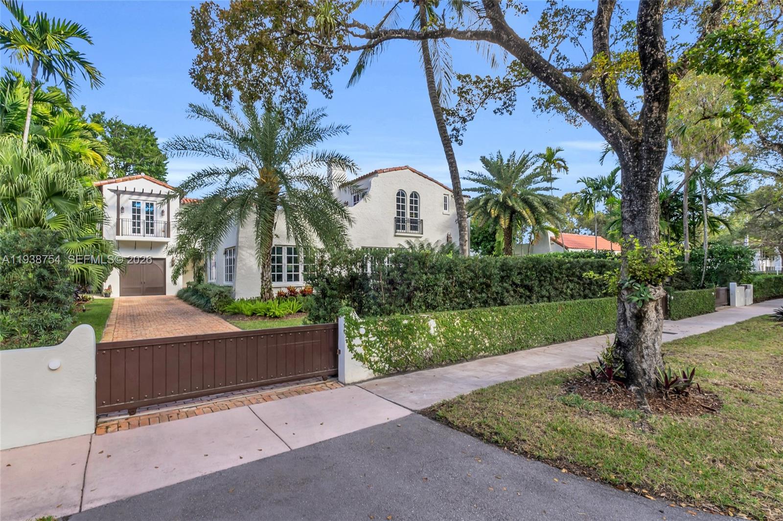 1311 Alhambra Cir Coral Gables, FL 33134