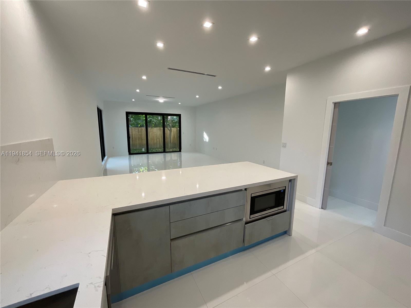 3376 Perry Frow Dr #A Miami, FL 33133